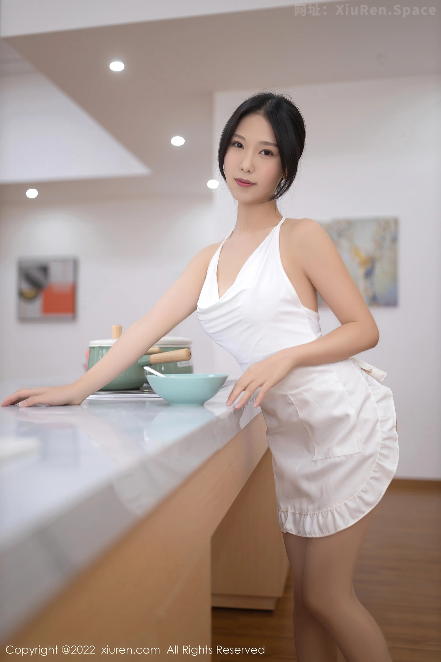 图片[3]-[XiuRen秀人网]VOL.4861 模特利世厨娘主题拍摄性感白色服饰配无内肉丝极致诱惑写真73P-秀人网官方网站